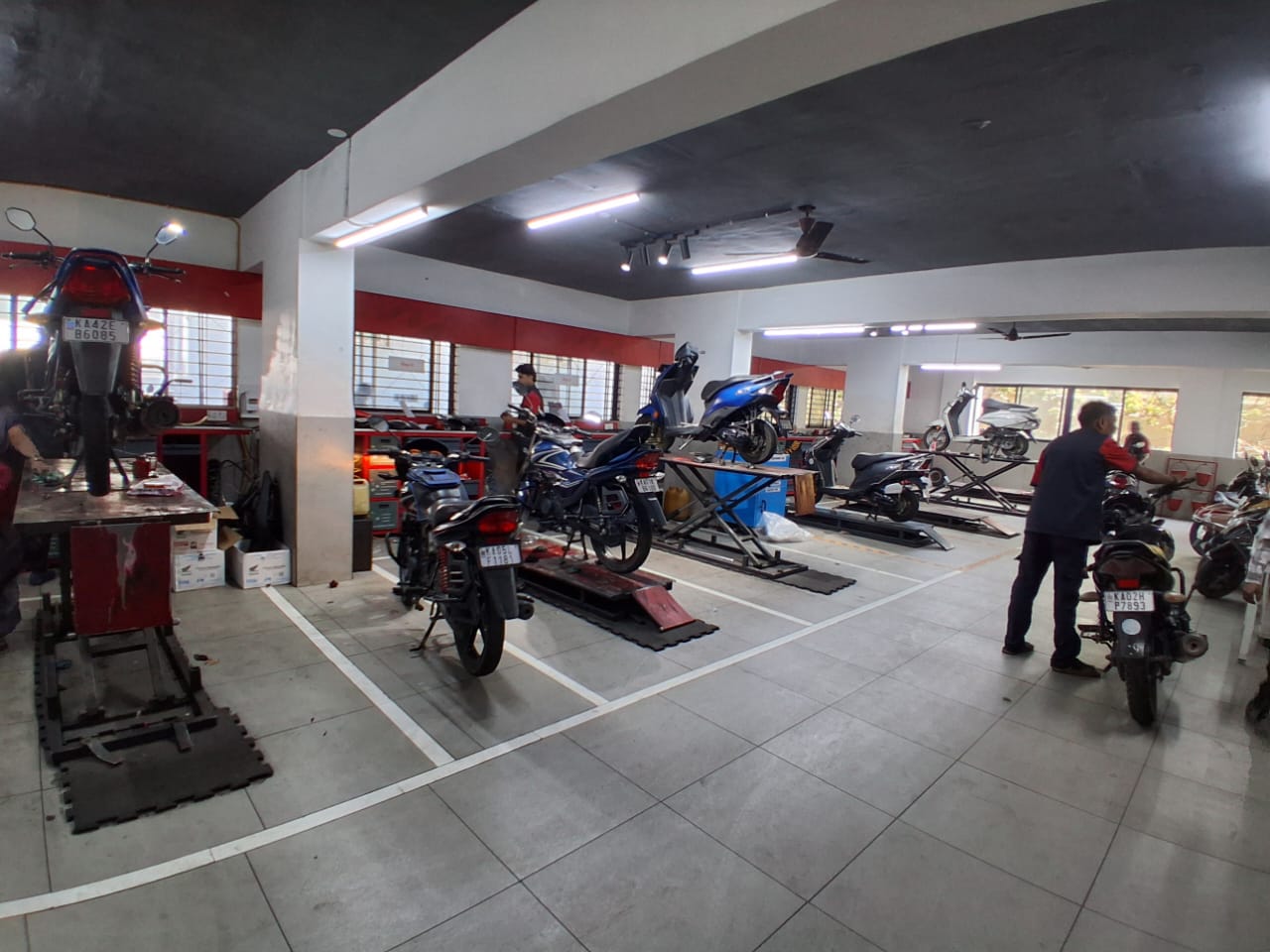 Tyre changing Machine